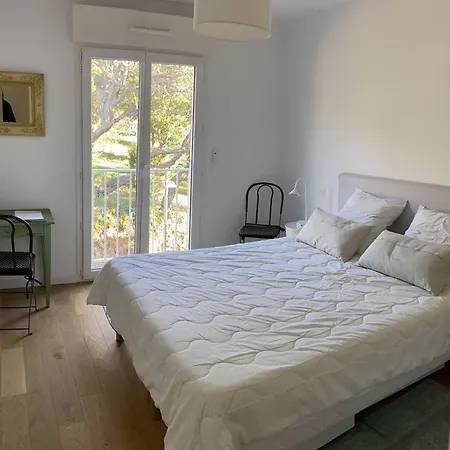 Climatise, Parking Prive, Plages A Proximite - Fr-1-100-352 Daire *